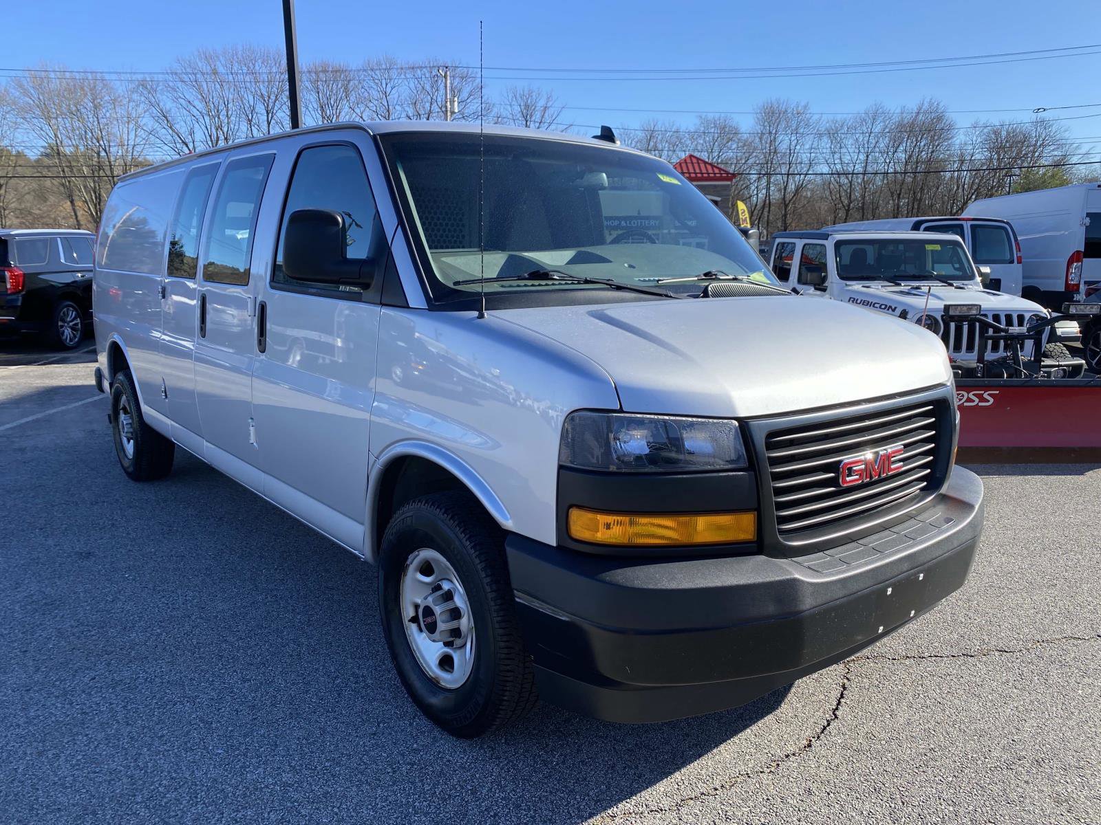 Used 2021 GMC Savana 2500 w/ Communications Package image 9