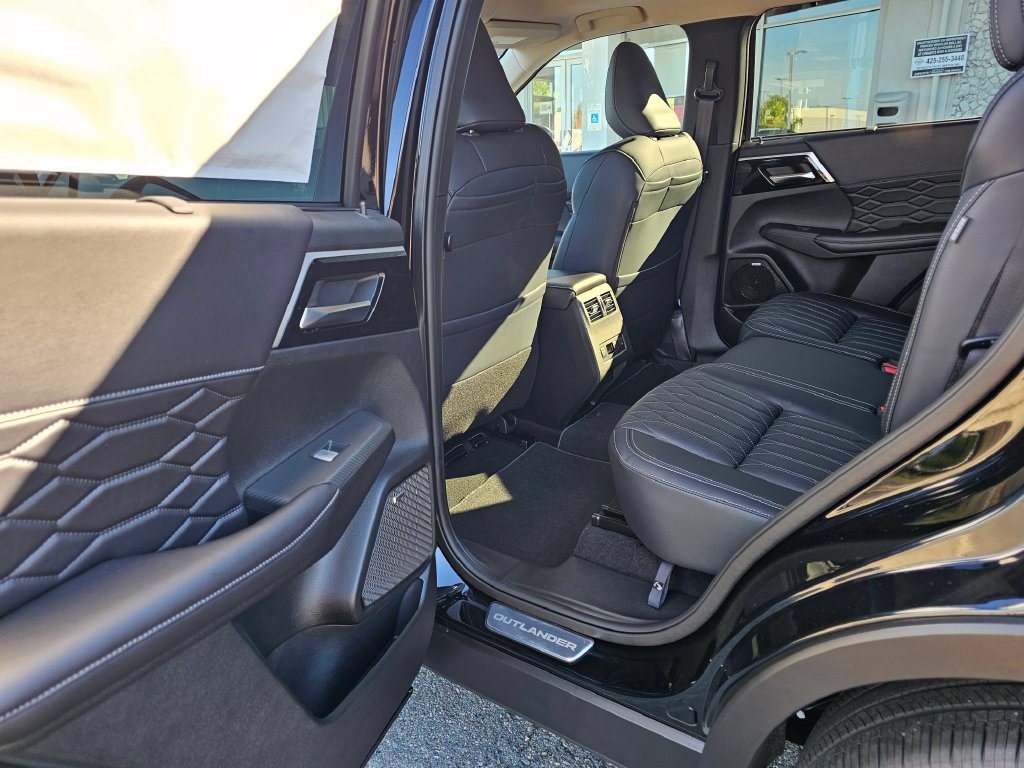 New 2026 Mitsubishi Outlander SEL AWD/4WD image 11