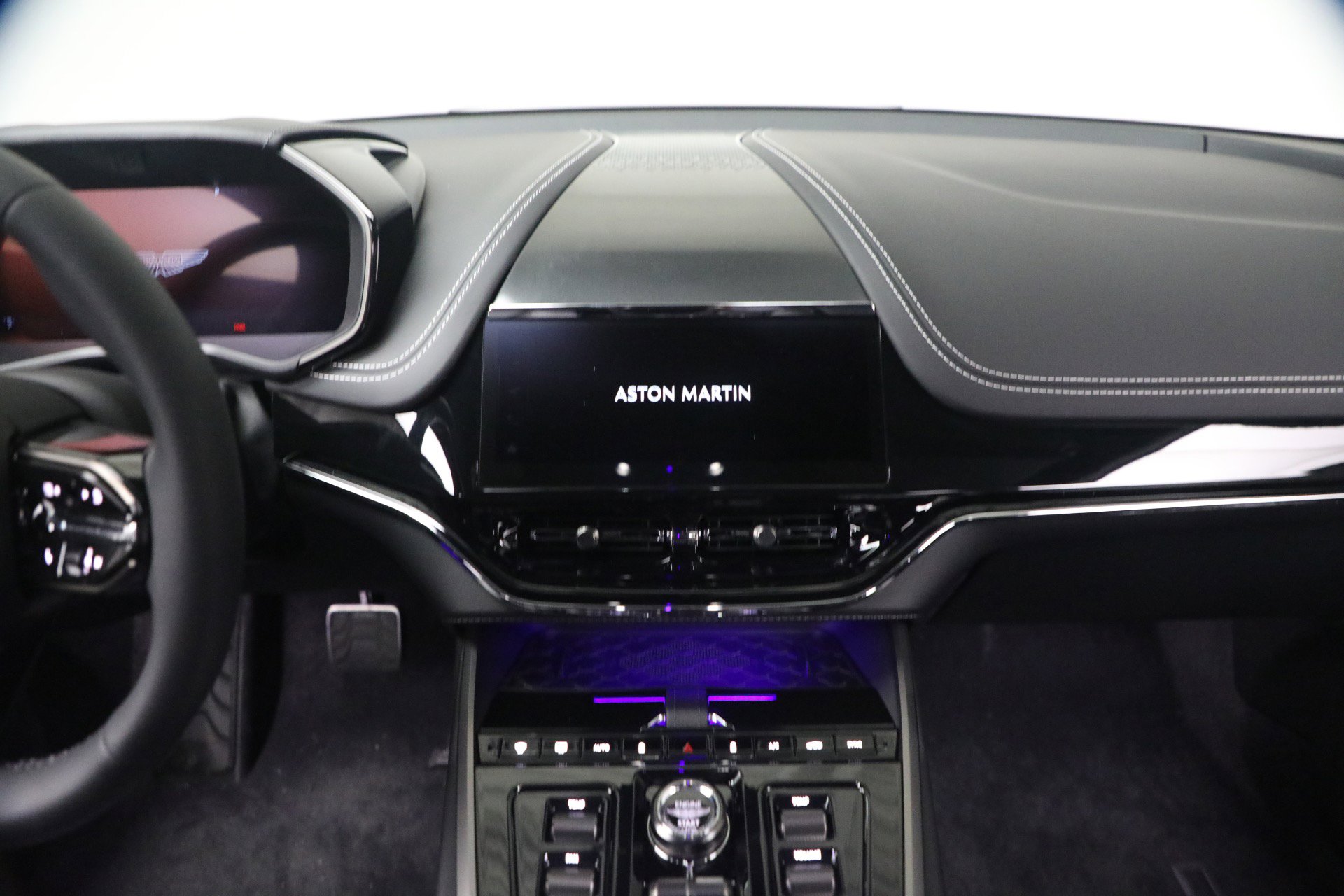 New 2026 Aston Martin DBX 707 image 35
