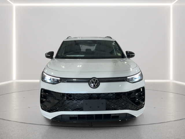 New 2026 Volkswagen Tiguan SE R-Line AWD/4WD image 9