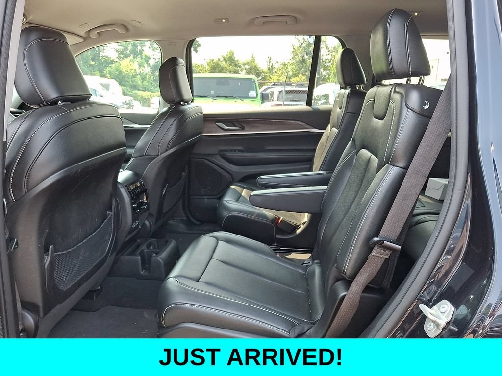 Used 2024 Jeep Grand Cherokee L Limited AWD/4WD image 11