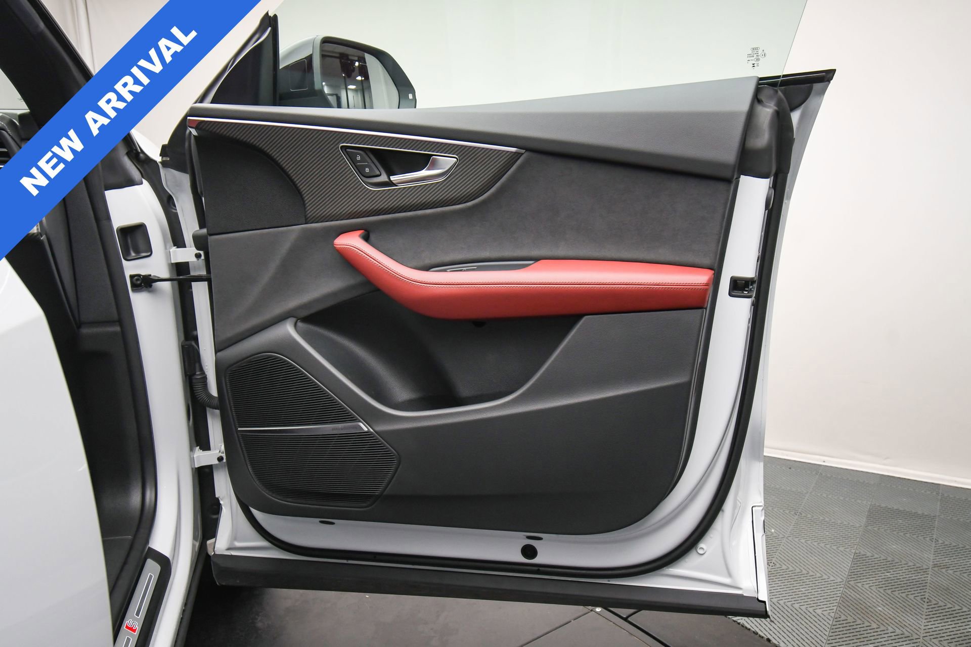 Used 2024 Audi SQ8 Premium Plus w/ Executive Package image 45