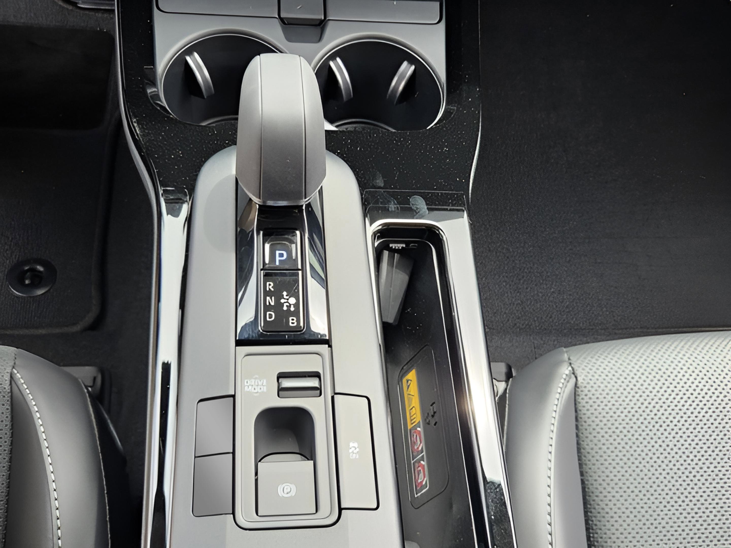 New 2026 Toyota Prius XLE FWD image 15