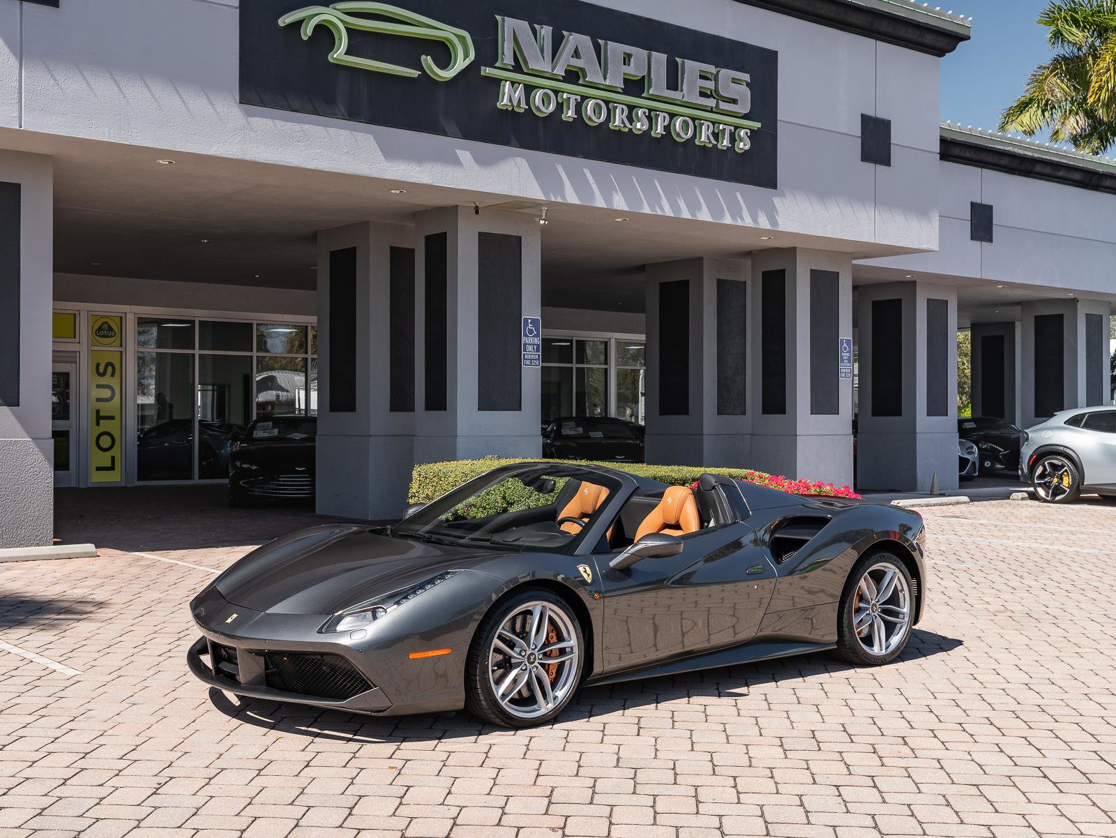 Used 2018 Ferrari 488 Spider image 19