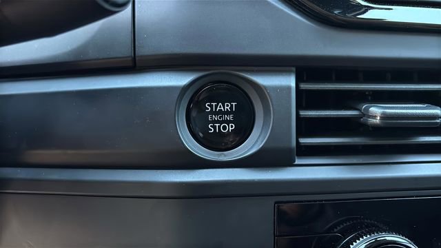 Used 2025 Nissan Pathfinder S FWD image 33