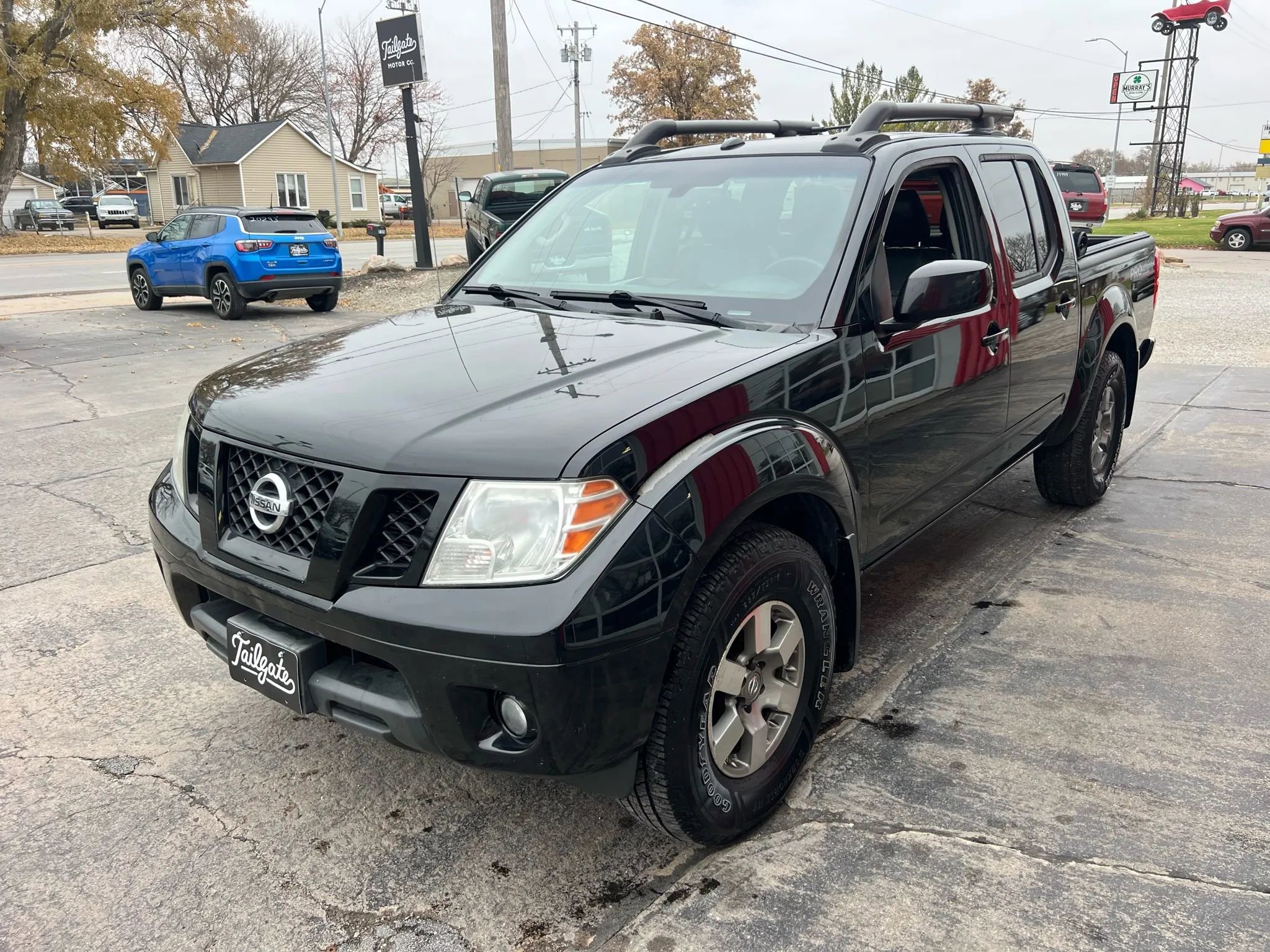 Used 2012 Nissan Frontier PRO-4X w/ Pro-4x Luxury Pkg image 4