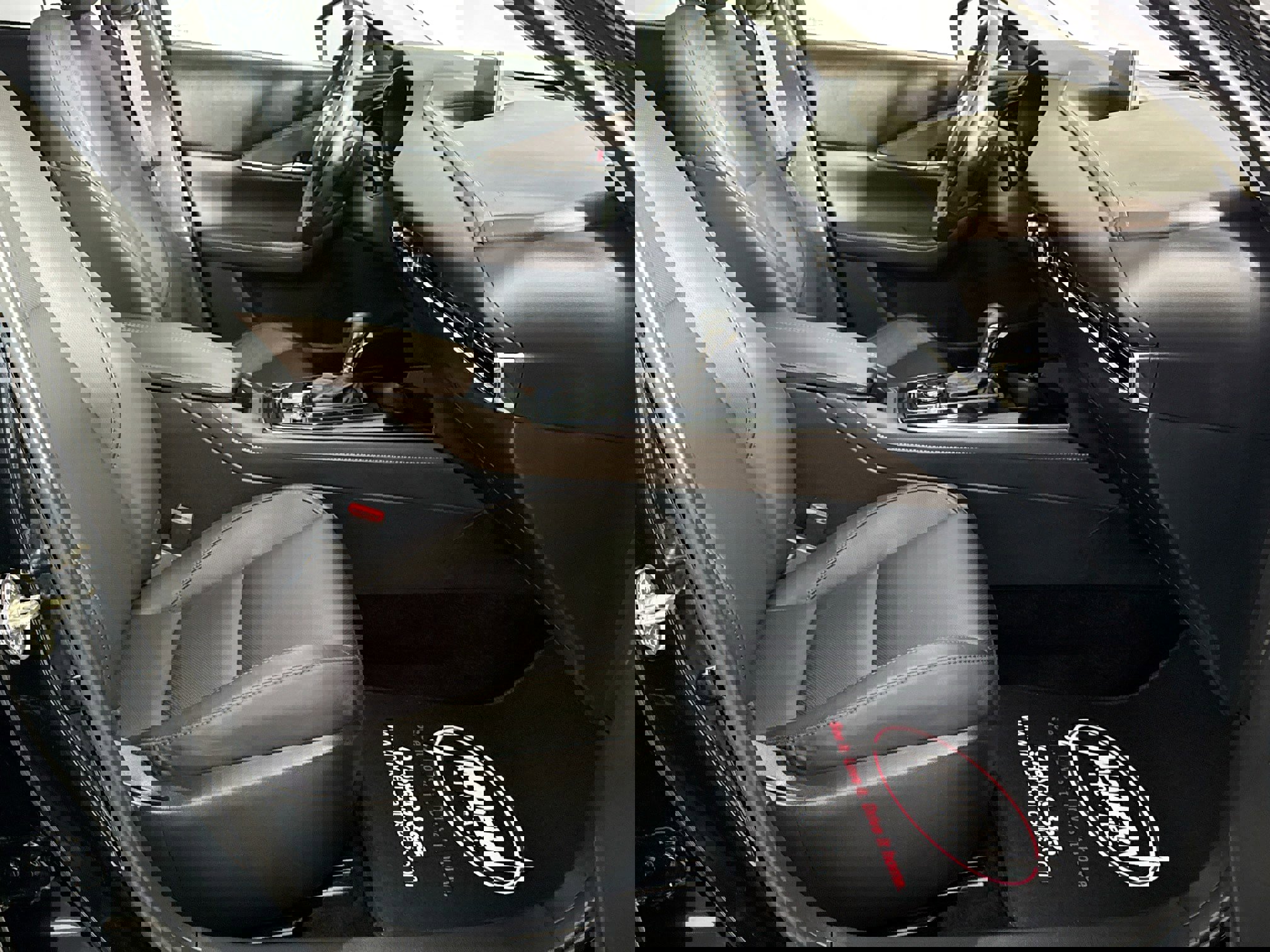 Used 2025 MAZDA CX-30 AWD 2.5 S w/ Premium Package image 34