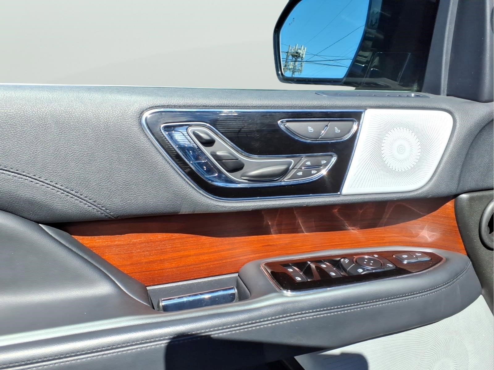 Used 2024 Lincoln Navigator L Reserve AWD/4WD image 9