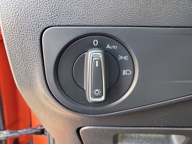 Used 2018 Volkswagen Tiguan SE AWD/4WD image 15