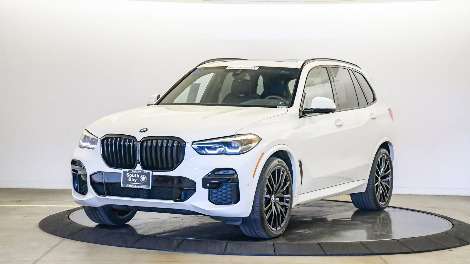 Certified 2022 BMW X5 sDrive40i w/ M Sport Package image 1
