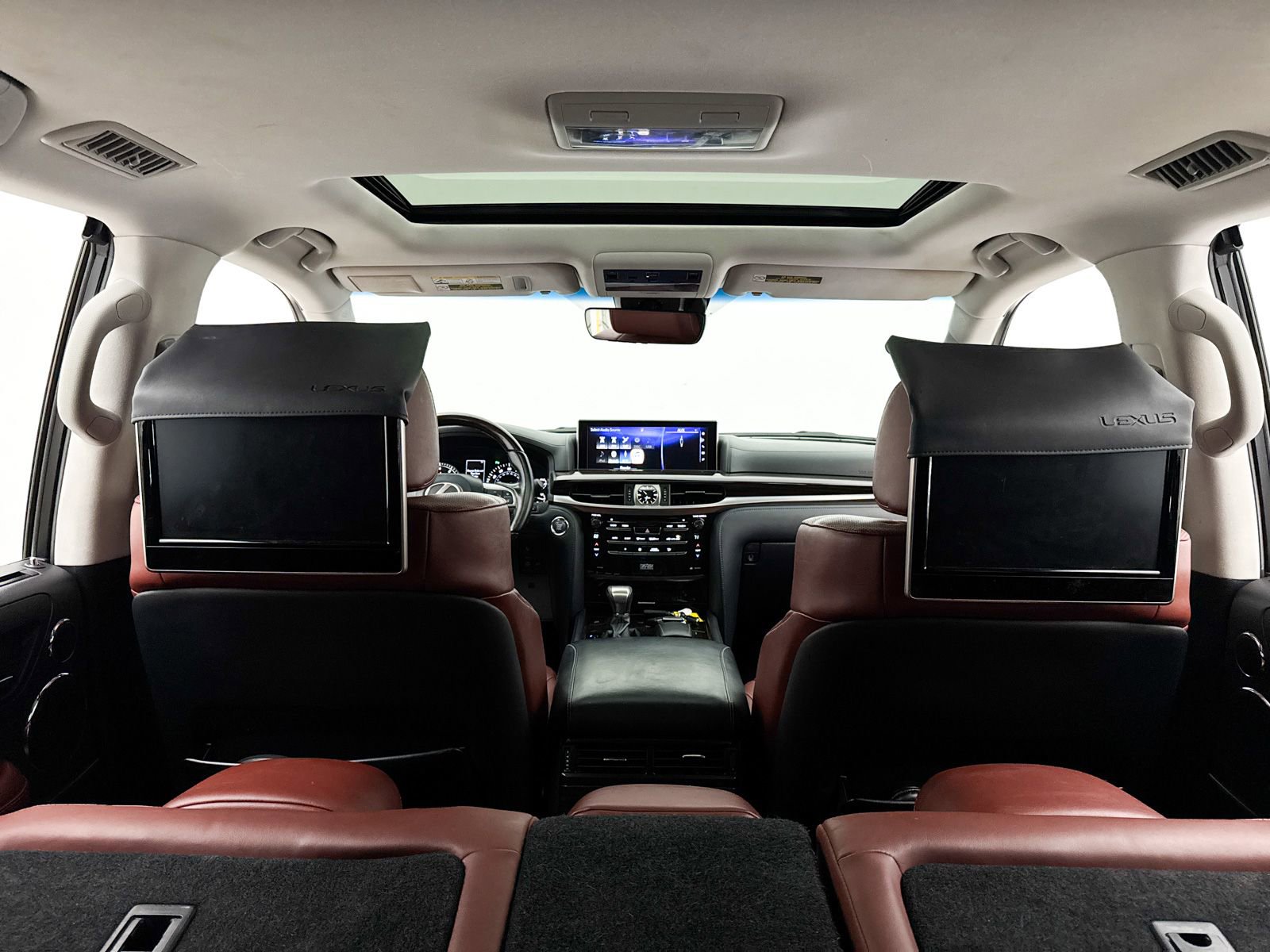 Used 2018 Lexus LX 570 4WD w/ Luxury Package image 34