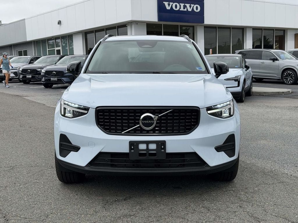 New 2026 Volvo XC40 B5 Core w/ Climate Package AWD/4WD image 23