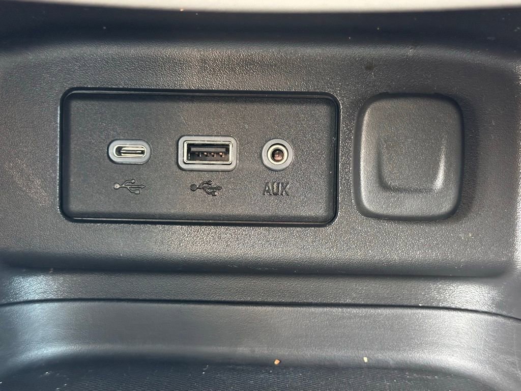 Used 2023 Chevrolet Equinox LS w/ LS Convenience Package image 29