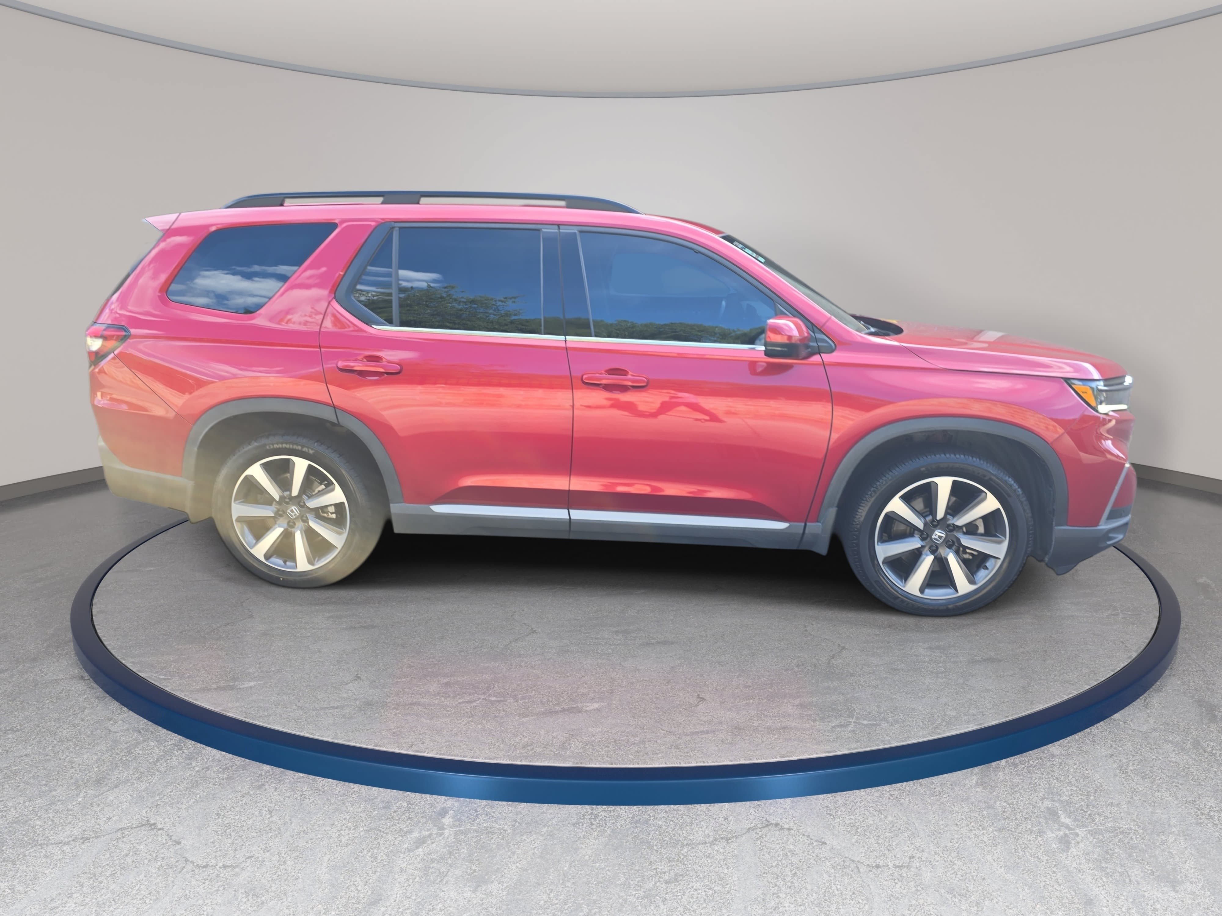Used 2023 Honda Pilot Touring image 4