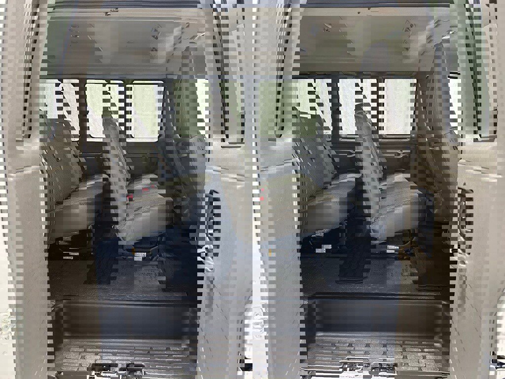 Used 2025 Chevrolet Express 3500 LT w/ LT Preferred Equipment Group image 37