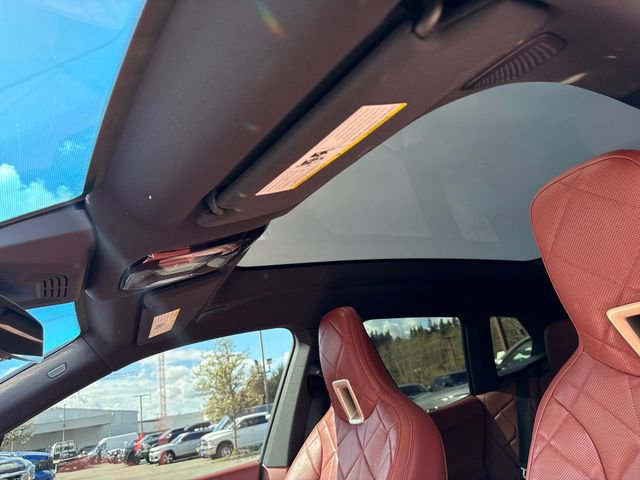 Used 2022 BMW iX xDrive50 w/ Sport Package image 32