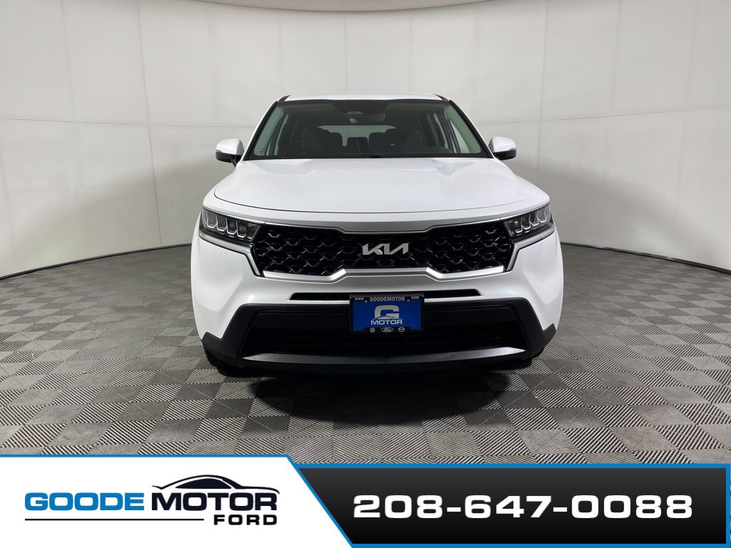 Used 2022 Kia Sorento LX image 3