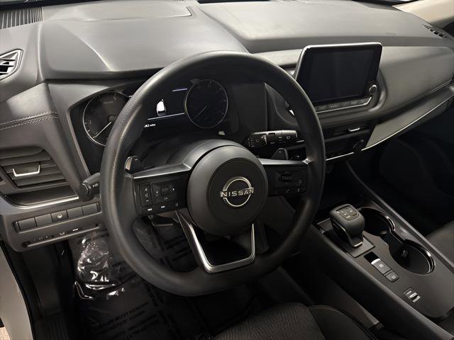 Used 2024 Nissan Rogue SV FWD image 17