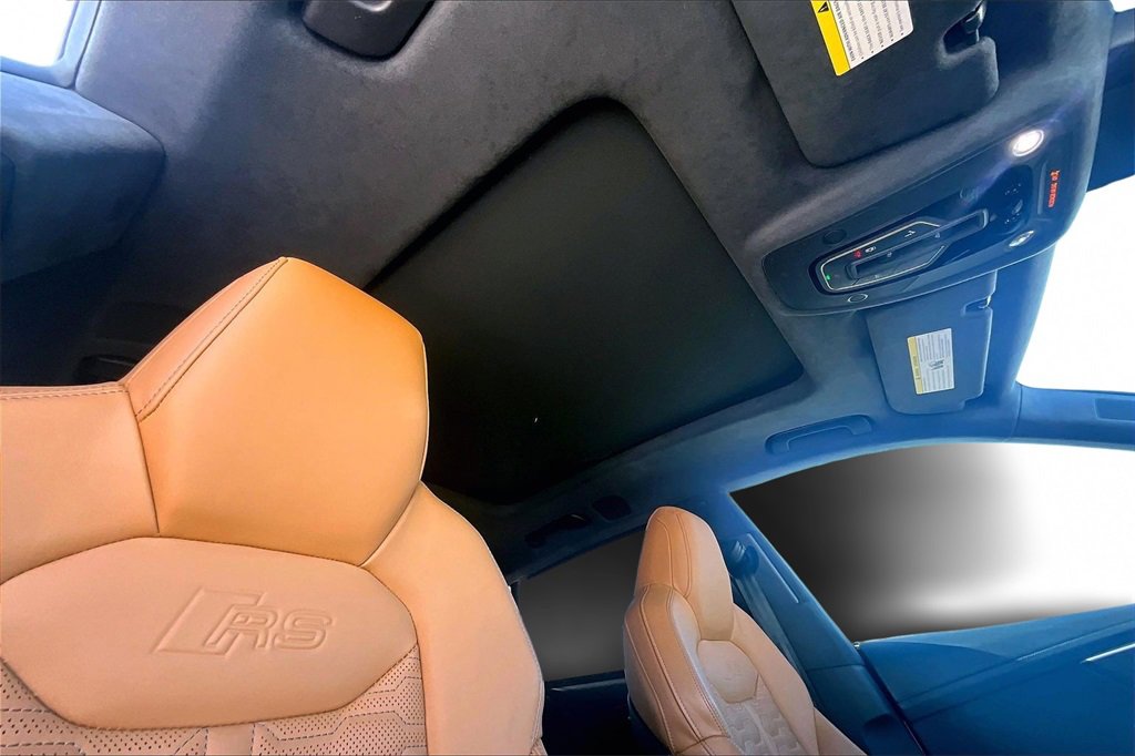 Used 2023 Audi RS Q8 w/ Black Optic Package image 17