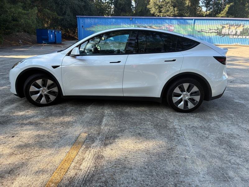 Used 2022 Tesla Model Y Long Range AWD/4WD image 11