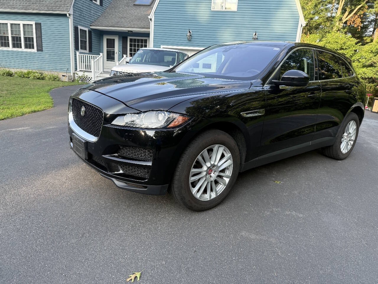 Used 2020 Jaguar F-PACE Prestige AWD/4WD image 3