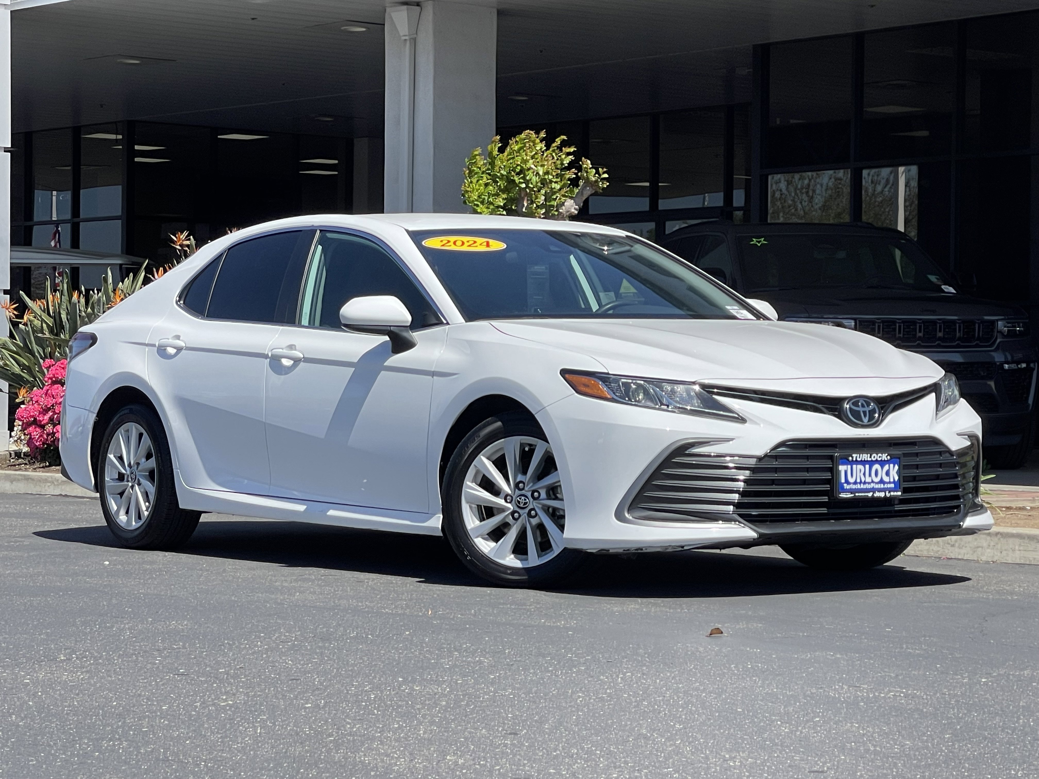 Used 2024 Toyota Camry LE FWD image 2