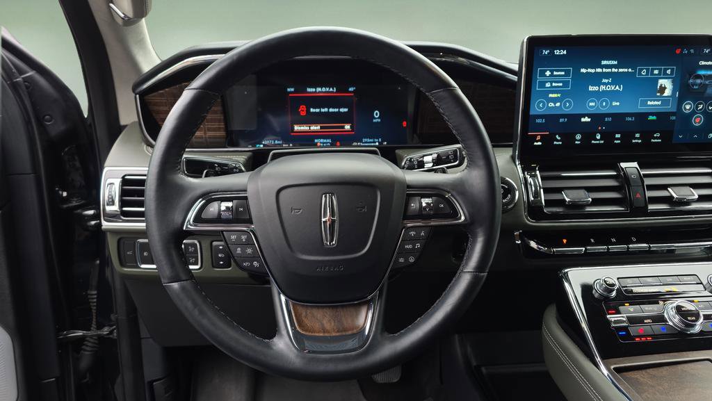 Used 2022 Lincoln Navigator Black Label image 23