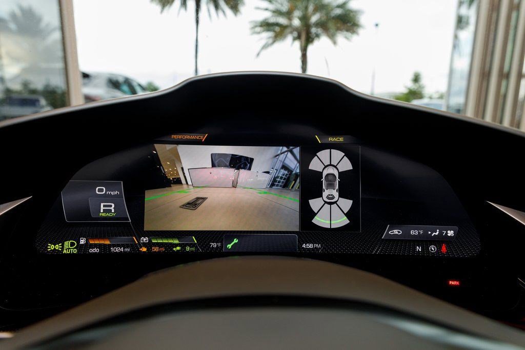 Used 2022 Ferrari SF90 Spider image 33