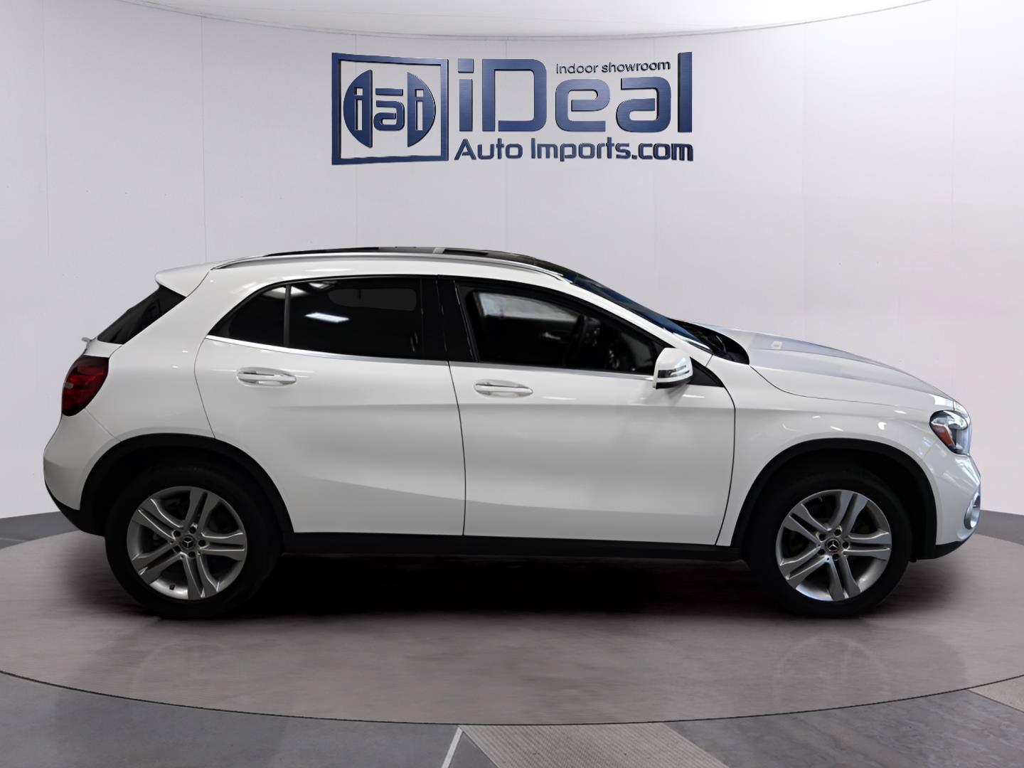 Used 2020 Mercedes-Benz GLA 250 4MATIC w/ Premium Package image 6
