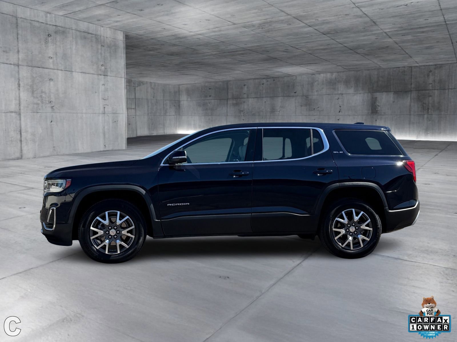 Used 2022 GMC Acadia SLE image 3