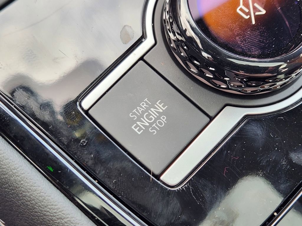 New 2026 Volkswagen Tiguan SEL R-Line image 10