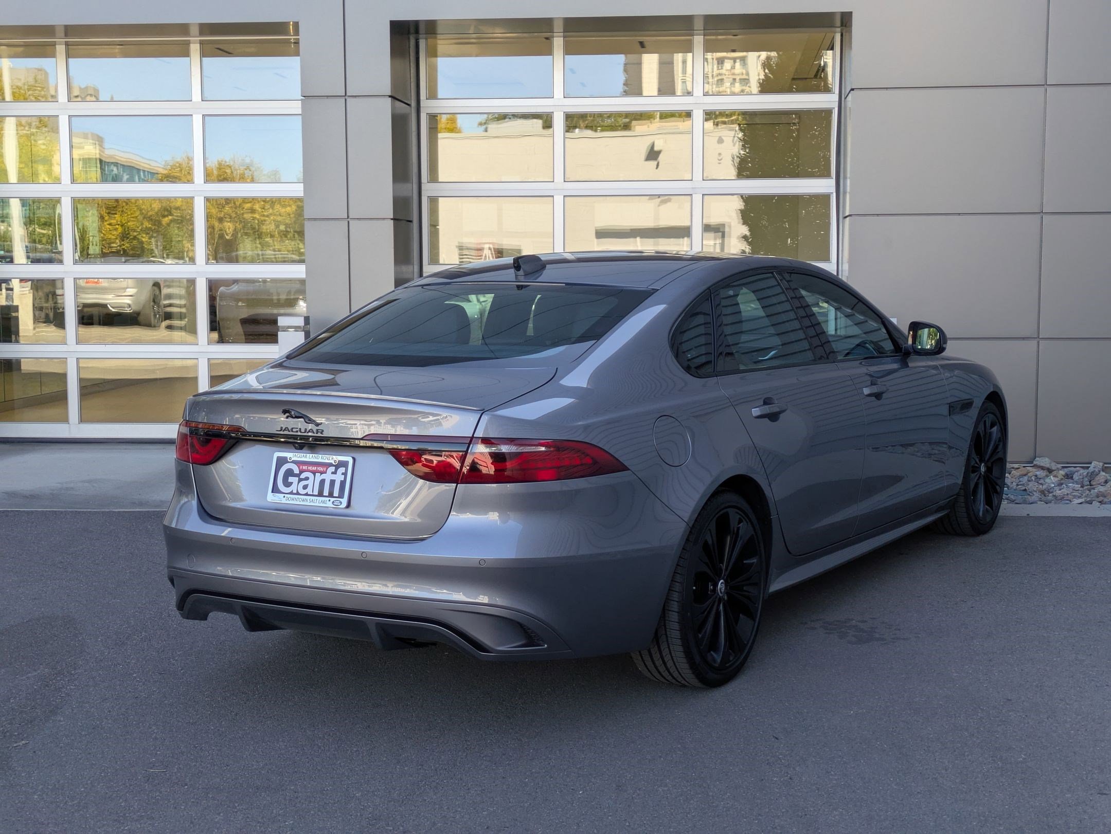 Used 2024 Jaguar XF R-Dynamic SE image 7