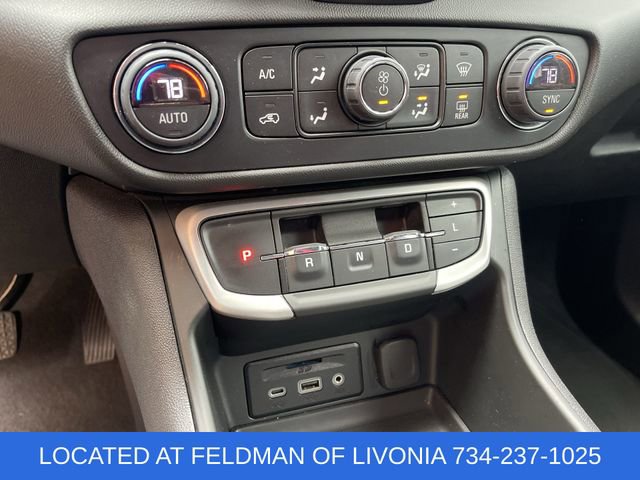 Used 2024 GMC Terrain SLT image 17