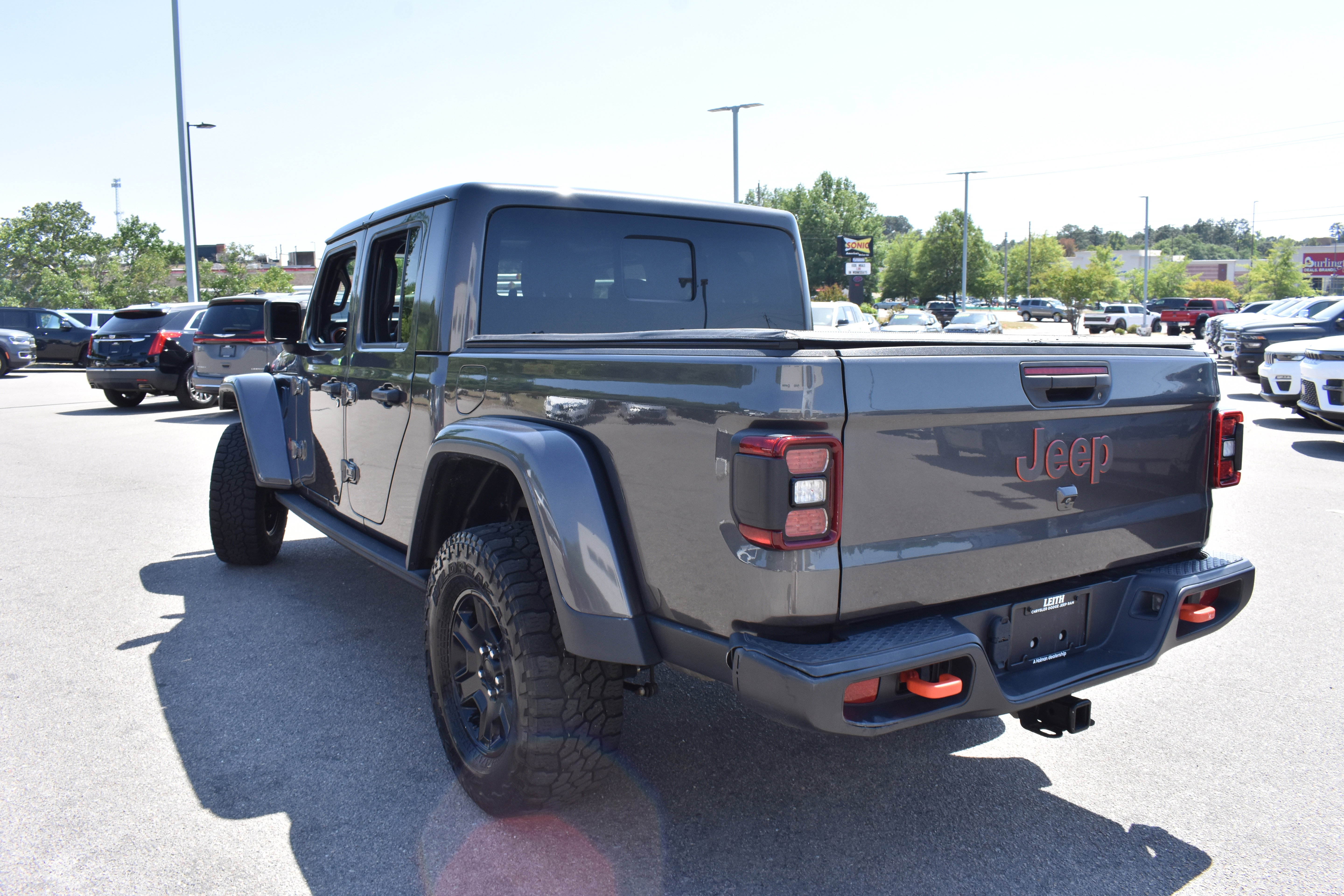Used 2023 Jeep Gladiator Mojave w/ LED Lighting Group AWD/4WD image 7