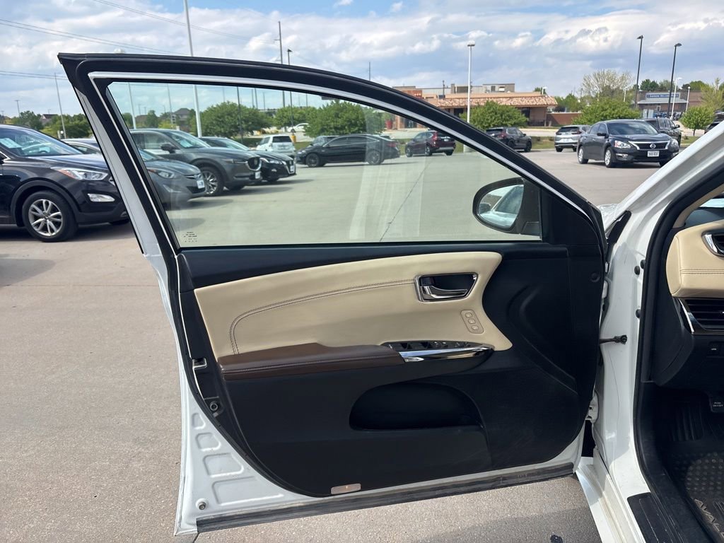Used 2013 Toyota Avalon Limited FWD image 9