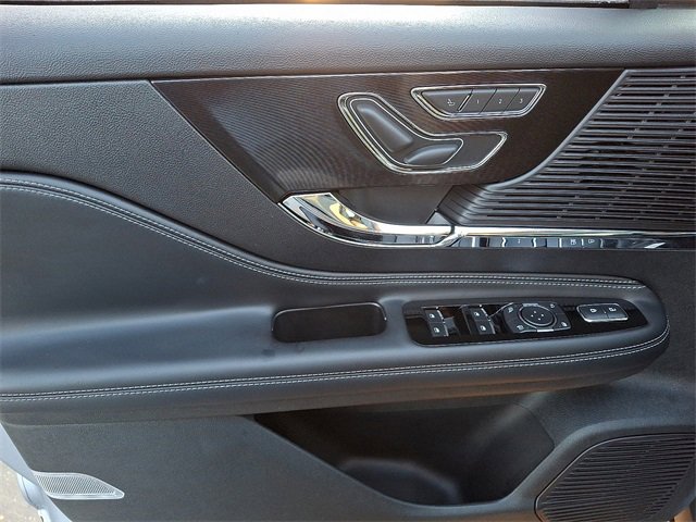 Used 2022 Lincoln Corsair AWD w/ Premium Package image 14