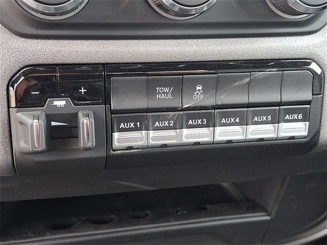 Used 2024 RAM 2500 Tradesman w/ Chrome Appearance Group image 23