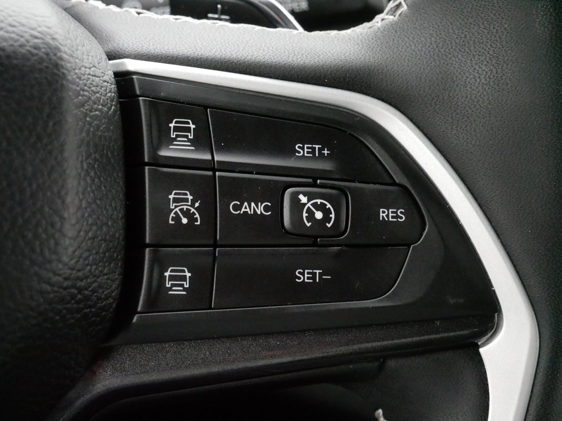 Used 2023 Jeep Grand Cherokee Altitude image 25