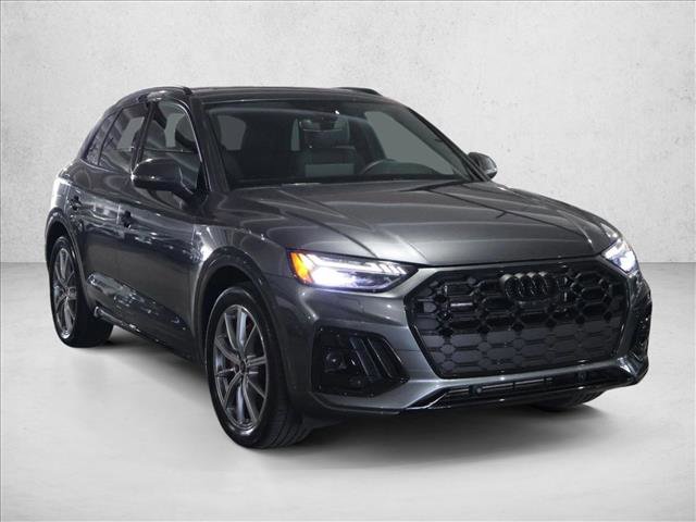 Used 2024 Audi Q5 e Prestige w/ Prestige Package image 3