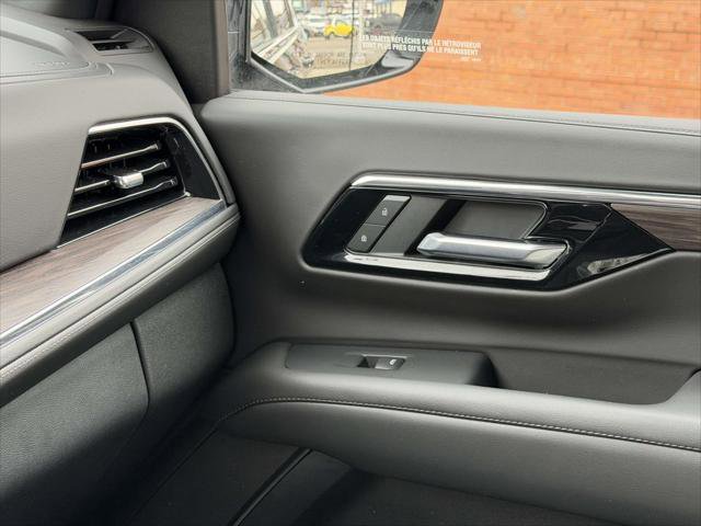 Used 2025 Chevrolet Suburban LS image 36