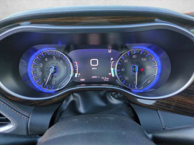 Used 2023 Chrysler Pacifica Pinnacle AWD/4WD image 11