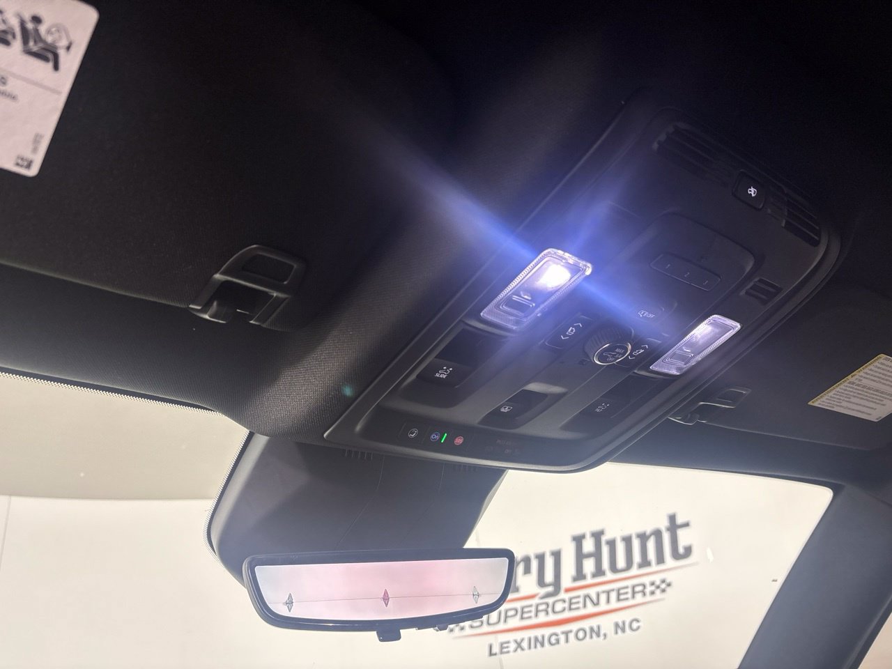 Used 2024 Cadillac Escalade ESV Premium Luxury AWD/4WD image 27