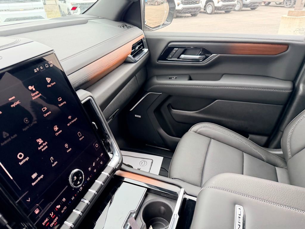 New 2026 GMC Yukon Denali w/ LPO, Floor Liner Package image 30