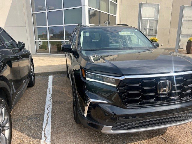 Used 2023 Honda Pilot Touring image 7