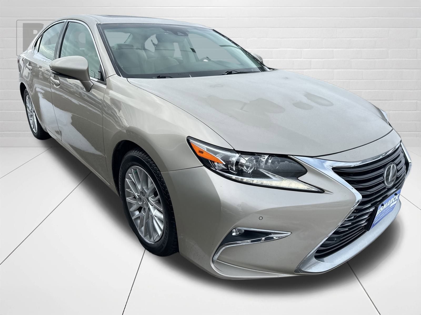 Used 2018 Lexus ES 350 w/ Navigation System Package image 3