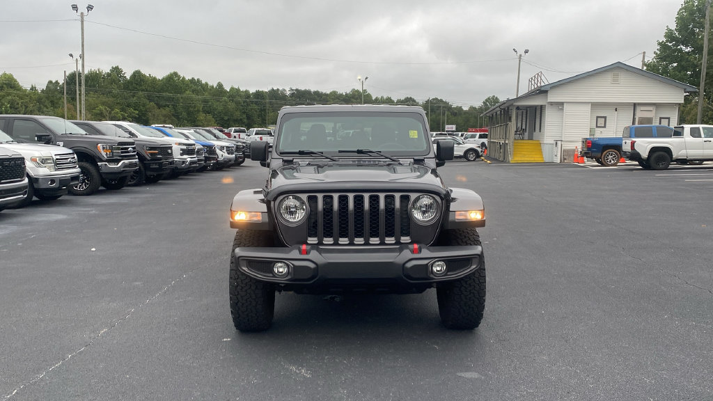 Used 2023 Jeep Gladiator Rubicon w/ Cold Weather Group AWD/4WD image 2