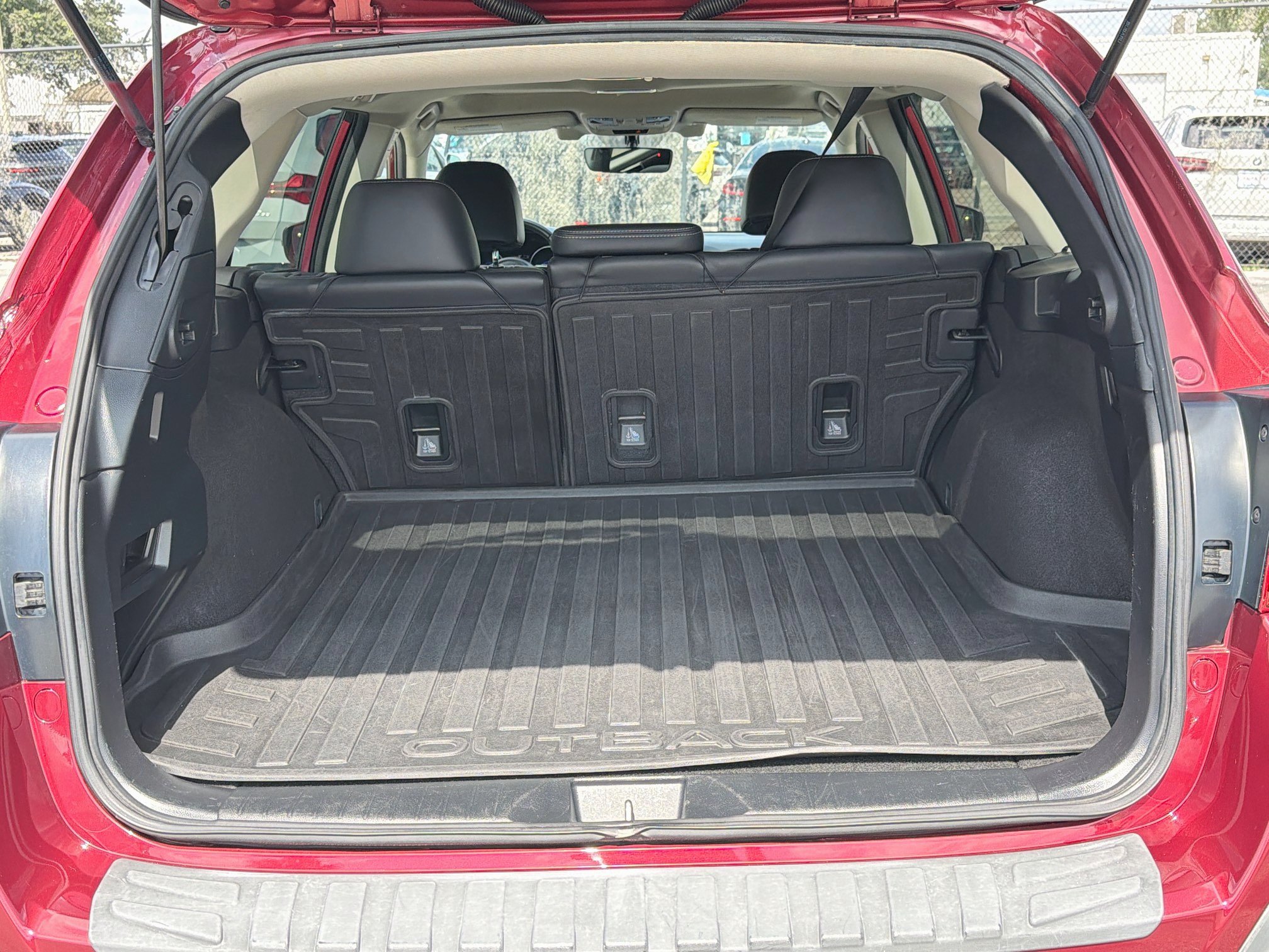 Used 2019 Subaru Outback 2.5i Limited AWD/4WD image 12