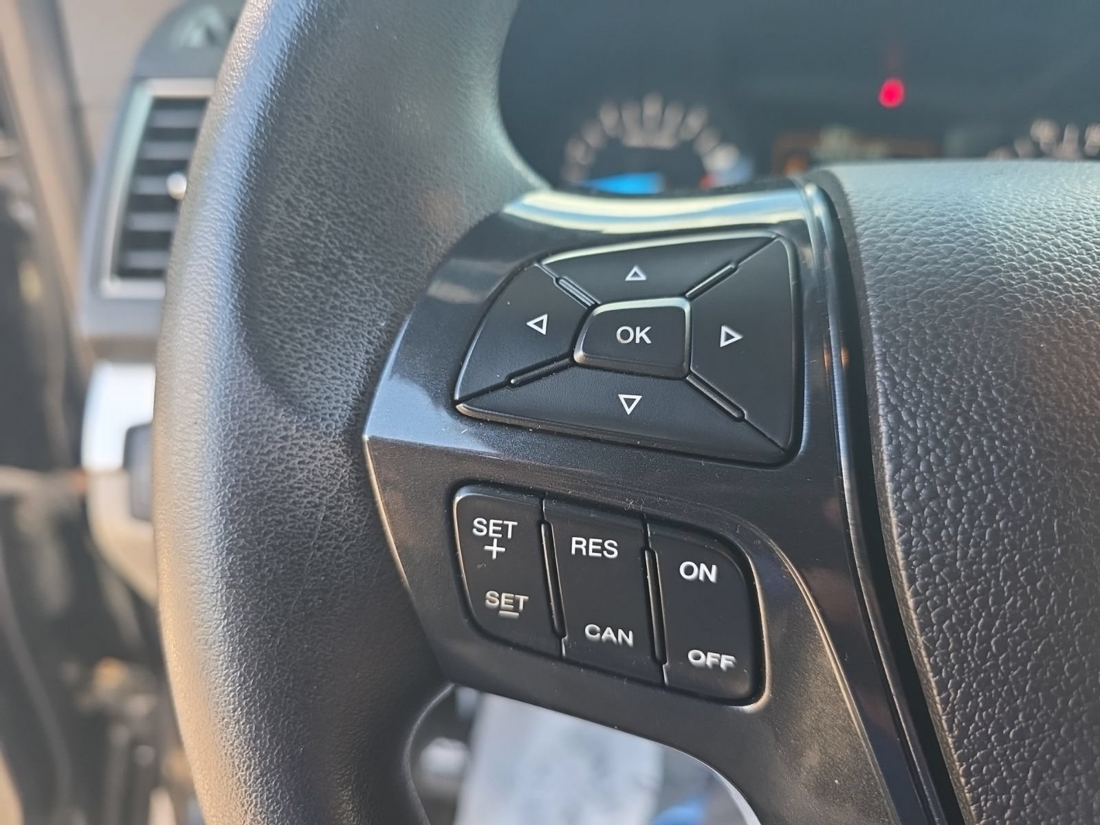 Used 2018 Ford Explorer 4WD image 16