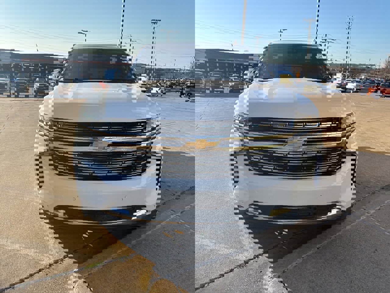 Used 2023 Chevrolet Suburban Premier image 2