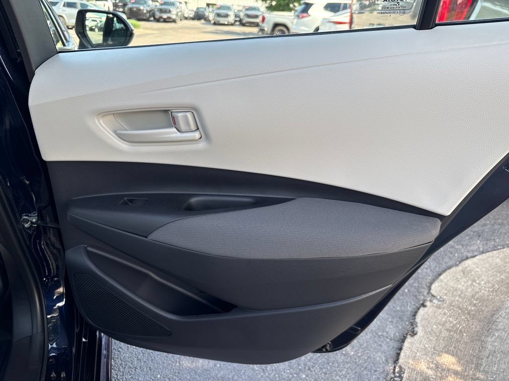 Used 2025 Toyota Corolla LE FWD image 33